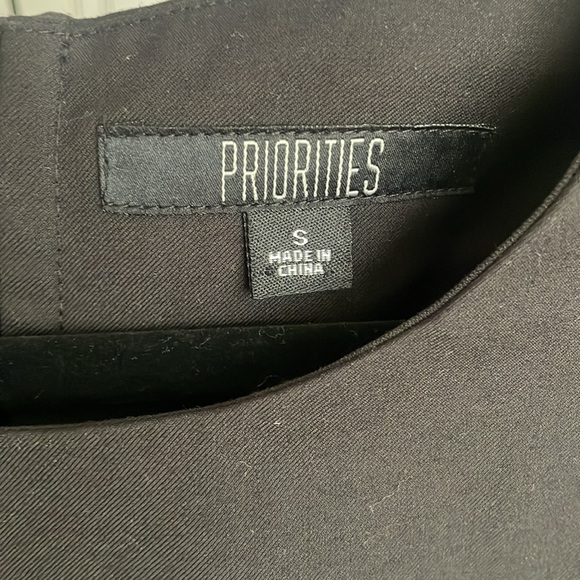 PRIORITIES BLACK PEPLUM DRESS - Picture 7 of 7